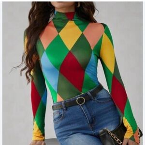 Source Unknown Green and Gold Fitted Graphic Blouse Top